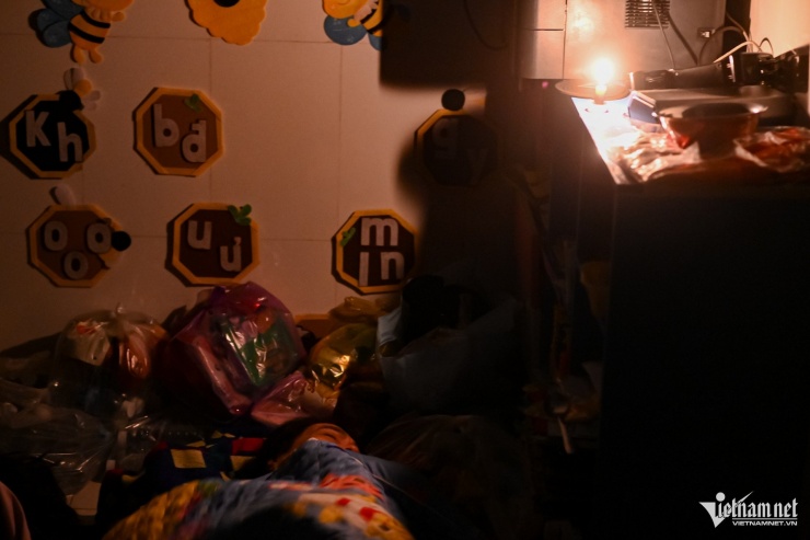 Đêm ám ảnh của gia đình 6 người ở Tây Nha Trang: &#39;Chỉ sợ trượt tay là mẹ chìm xuống&#39; - 5