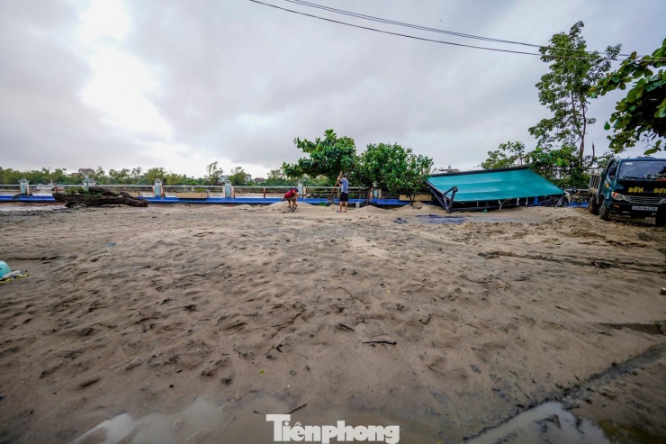 Bao nhiêu năm tích góp, mất hết rồi - 2