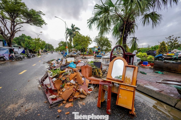 Bao nhiêu năm tích góp, mất hết rồi - 7