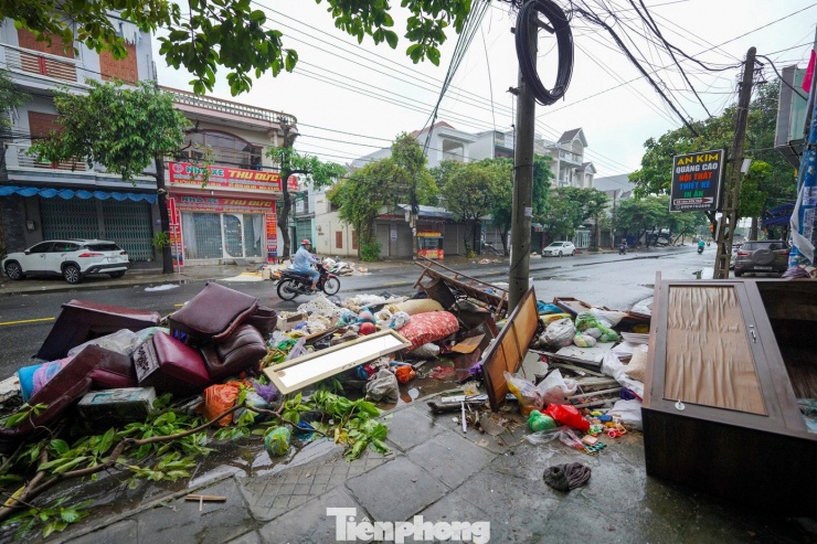 Bao nhiêu năm tích góp, mất hết rồi - 19