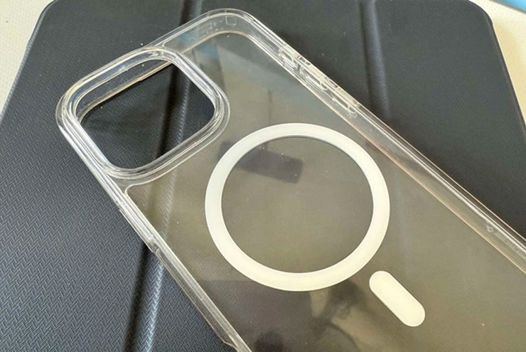 Ốp lưng Apple không mang lại nhiều ưu điểm nổi bật so với các đối thủ.