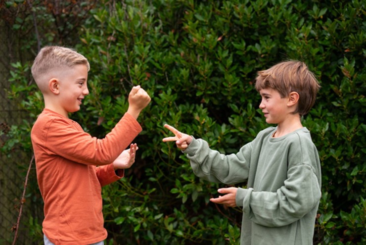 Kéo-Búa-Bao là trò chơi khá phổ biến trên toàn thế giới.