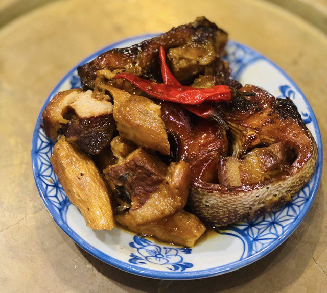 Món cá kho củ niễng
