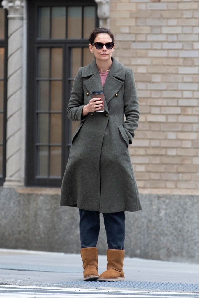 Katie Holmes thường xuyên mang bốt này với những bộ cánh theo kiểu boho hoặc công sở. Ảnh: SplashNews