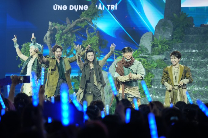 Team Vũ Cát Tường thắng cú đúp trong chương trình.