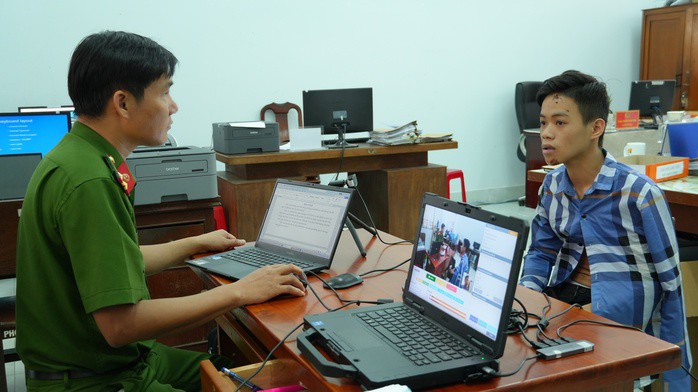 Cơ quan Cảnh sát điều tra Công an tỉnh Đồng Tháp đang lấy lời khai Nguyễn Trọng Cường.