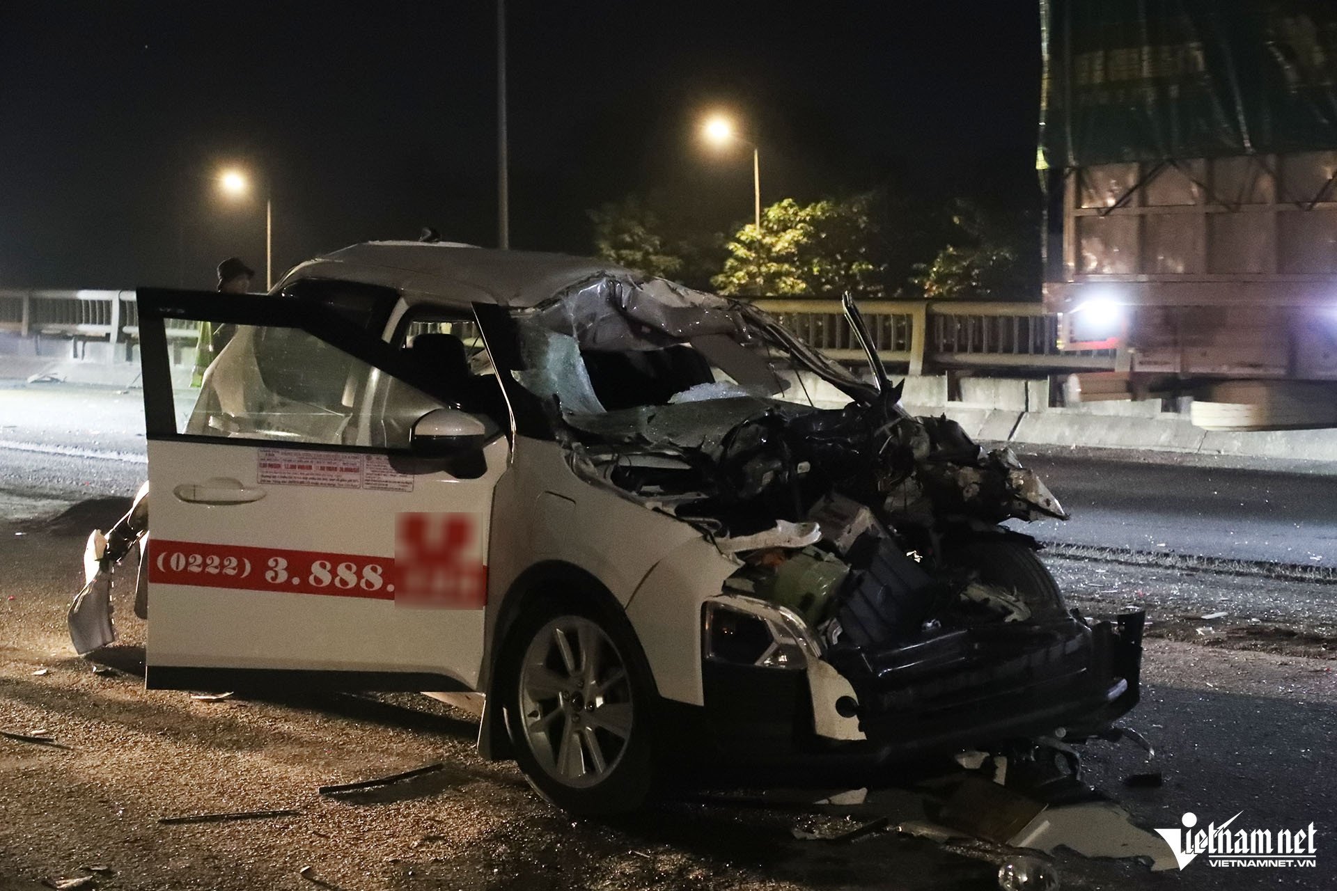 Hà Nội: Hiện trường vụ ô tô tải đâm hàng loạt xe tại vành đai 3 trên cao - 5