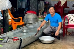 Tin tức trong ngày - Chuyện 'người hùng' cứu cả chục người ở Hoà Thịnh bằng chiếc ghe nhỏ