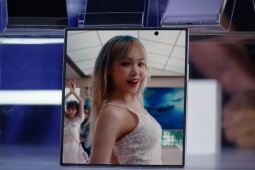 iPhone Fold sẽ "đè bẹp" Galaxy Z Fold 8 dù chưa ra mắt