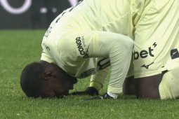 Tin mới nhất bóng đá tối 23/11: Odegaard tiết lộ thêm về chấn thương