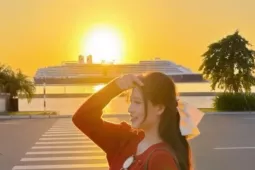 Du khách đổ về Hạ Long 'săn' ảnh phong cách Hong Kong