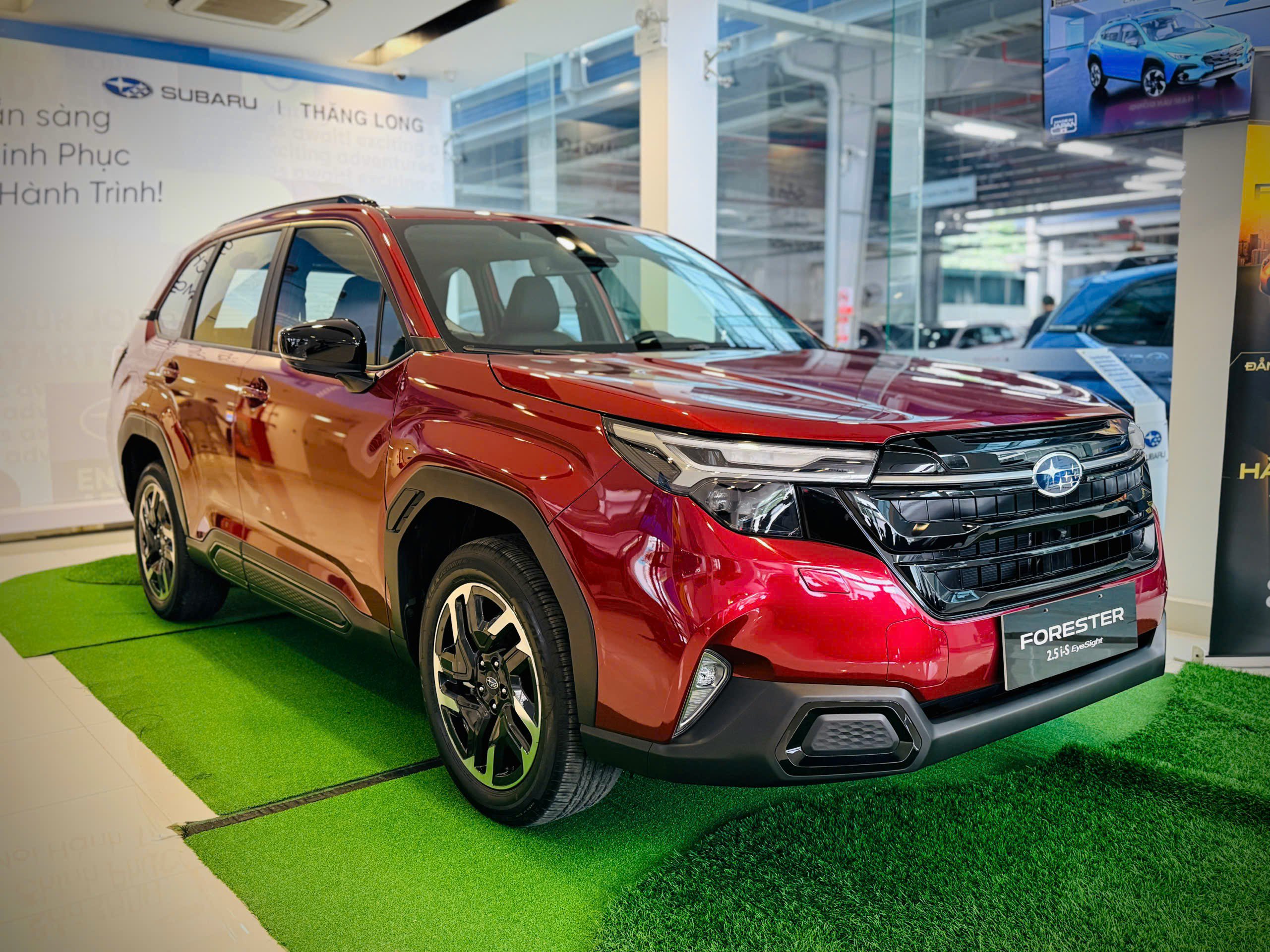 Subaru Forester nhập khẩu từ Nhật vừa được ra mắt khách hàng Việt.