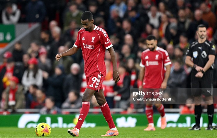 Màn trình diễn mờ nhạt của Isak trong trận Liverpool thua Nottingham Forest