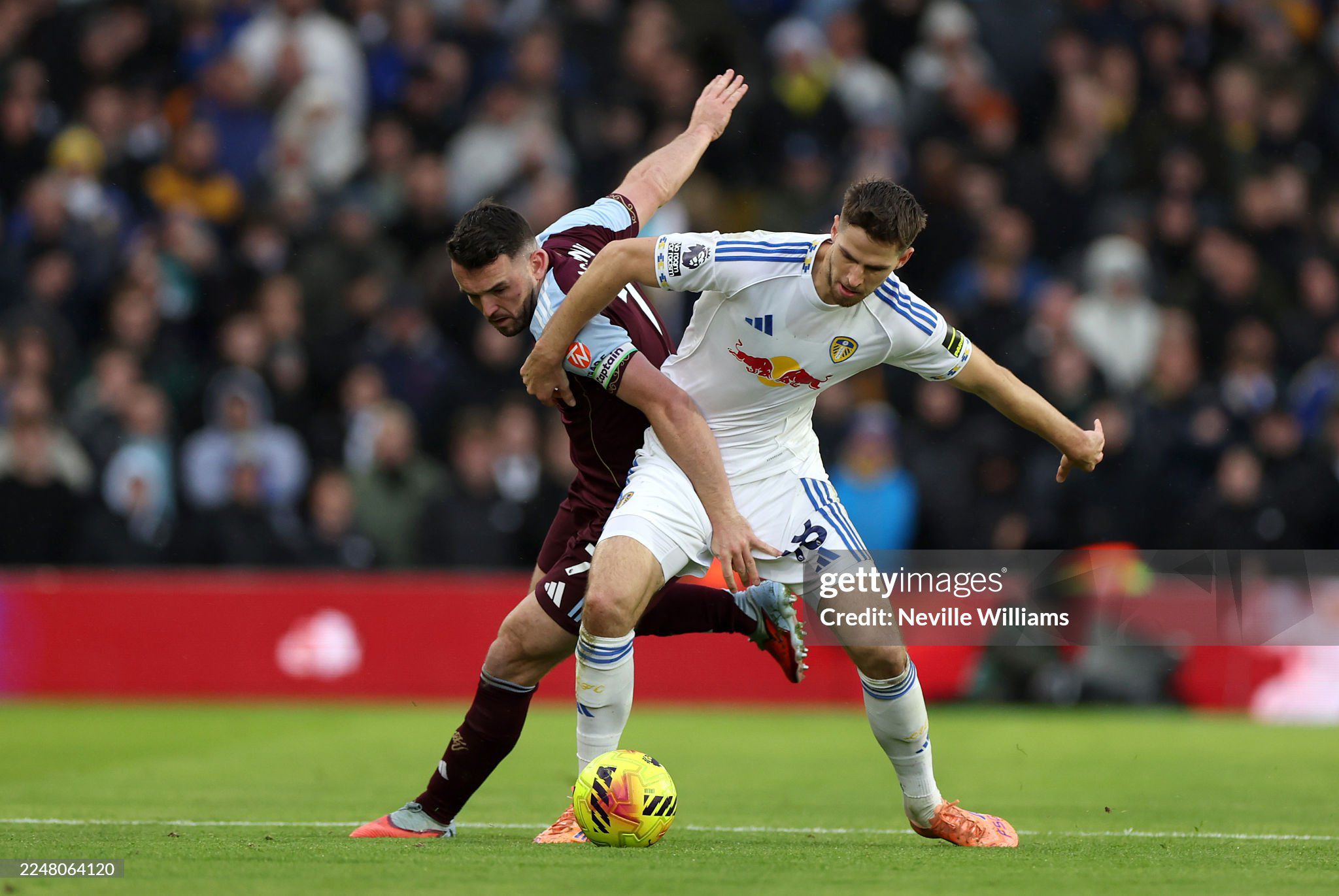 Hai đội chơi cân tài cân sức