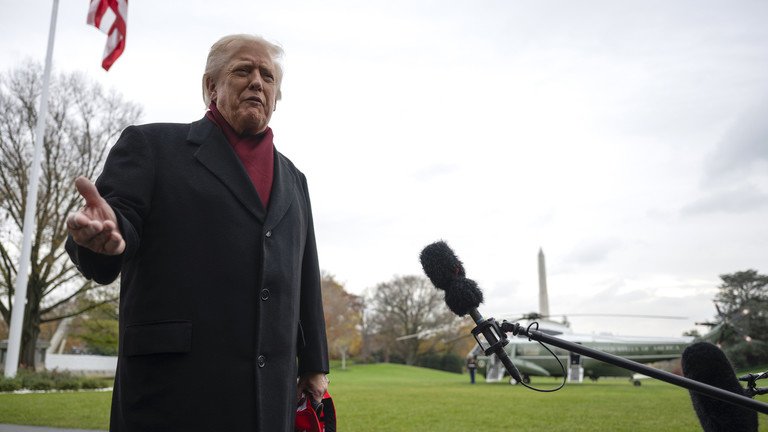 Tuyên bố mới của ông Trump sau khi ra thời hạn chót về đề xuất hòa bình với Ukraine - 1