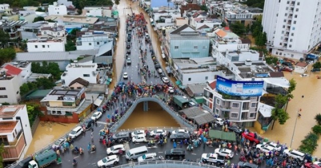 Mưa lũ đồng loạt phá kỷ lục ở miền Trung: Điều ...