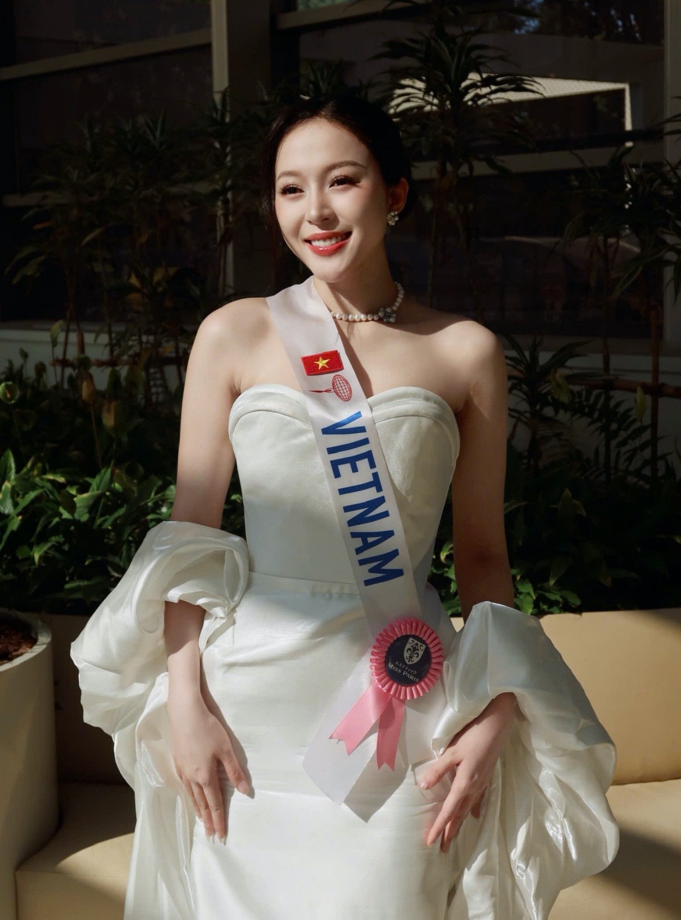 Miss International 2025: Kiều Duy đấu giá vòng ngọc trai cho hoạt động từ thiện - 1