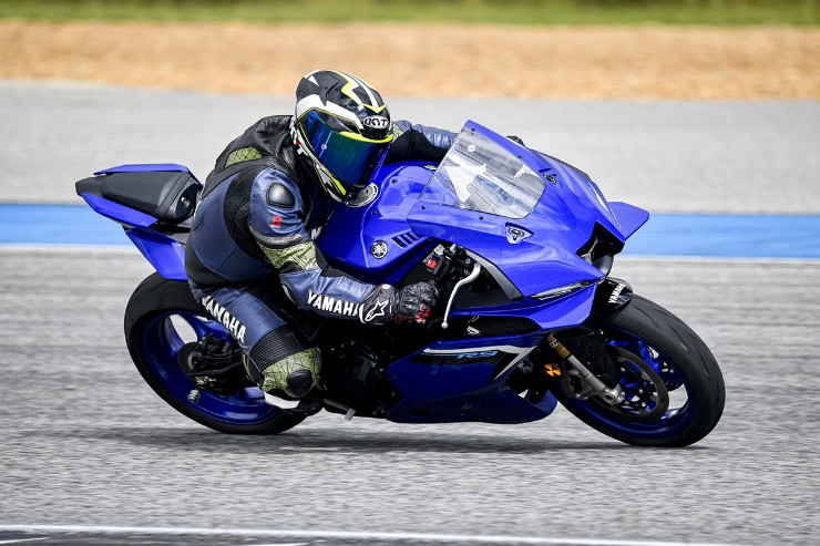 Yamaha R9 2025: Tân binh supersport 3 xy-lanh, cân bằng giữa đường phố và đường đua - 7