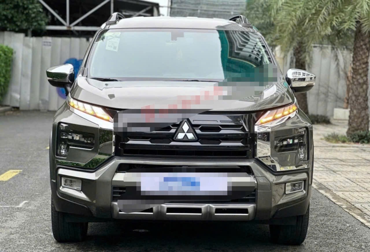 Ảnh thực tế một chiếc Xpander Cross cũ được rao bán.