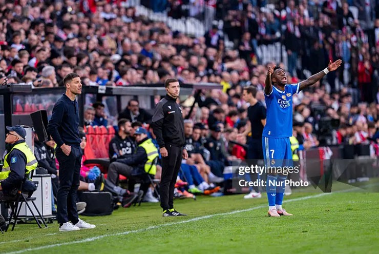 Vinicius chưa giải quyết mâu thuẫn với HLV Alonso