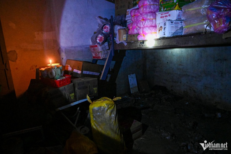 Lũ lịch sử ở Khánh Hòa: 'Tờ lịch vẫn dừng ở 20/11, ngày cả nhà không bao giờ quên' - 3