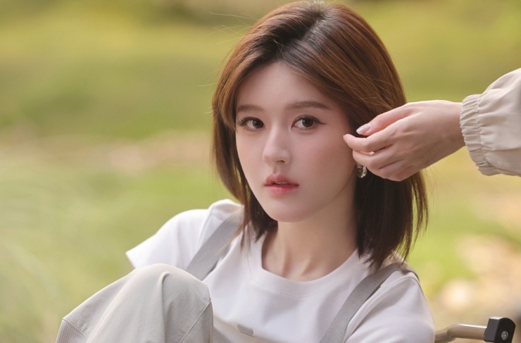 Triệu Lộ Tư dám đối đầu với công ty quản lý cũ vì khó tìm người thay thế cô.