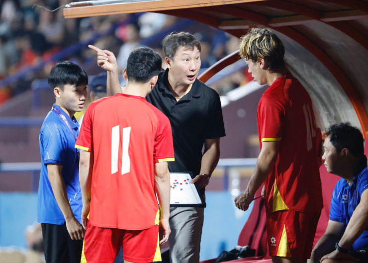 HLV Kim Sang-sik cần hoàn thiện lối chơi của U22 Việt Nam trước SEA Games 33