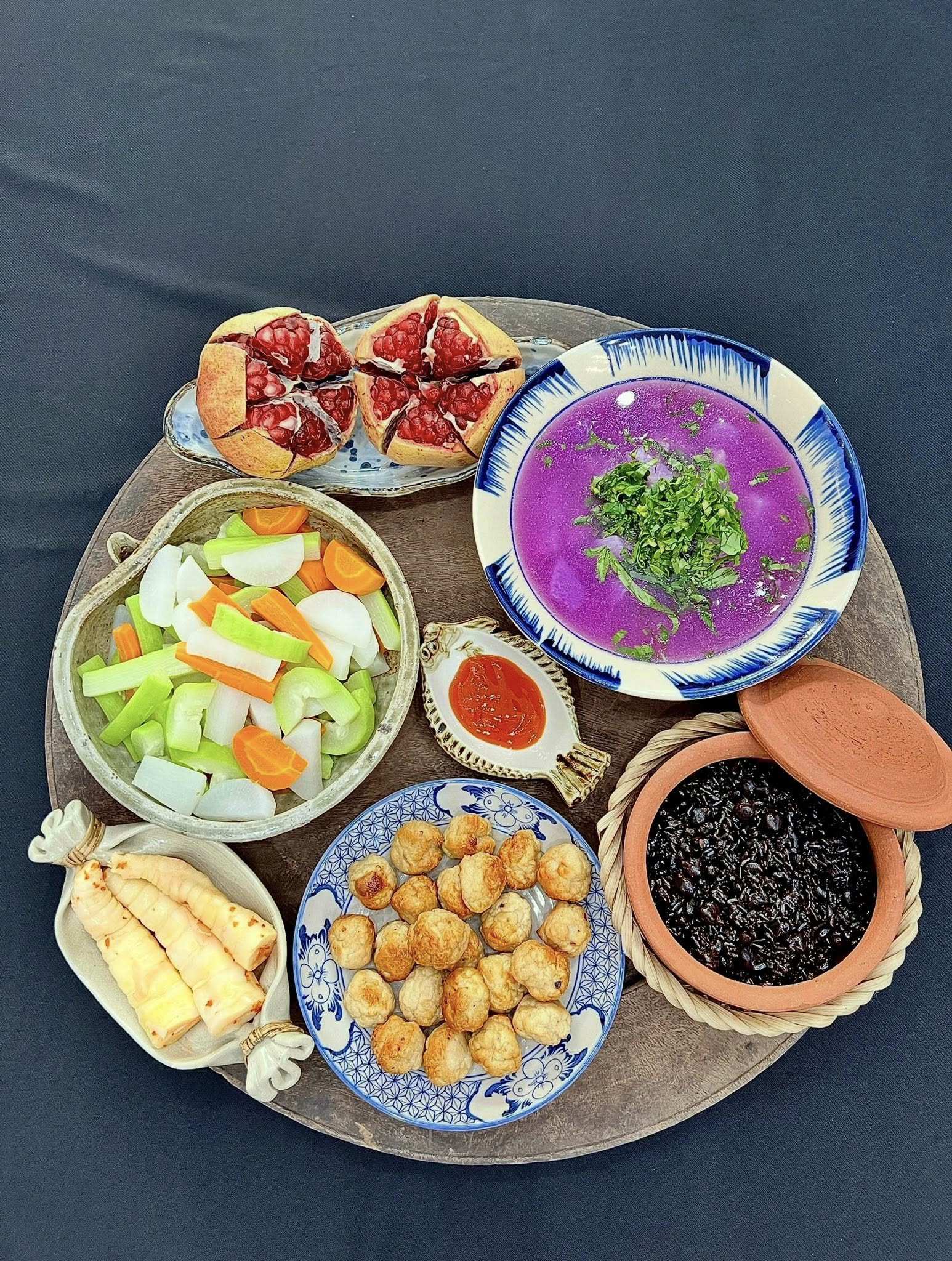 Canh khoai mỡ nấu thịt băm - Ức gà nướng - Rau củ luộc - Cơm gạo lứt, đỗ đen, đậu gà