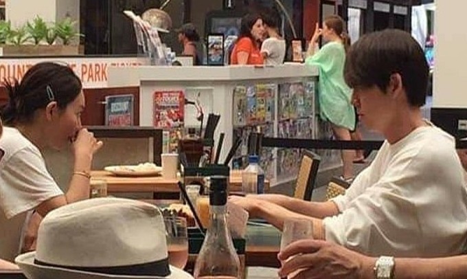 Shin Min Ah và Kim Woo Bin trong chuyến du lịch ở Australia năm 2019. Ảnh: X/ @KdramaJunkie_