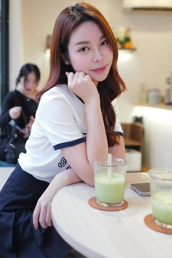 Đỗ Mỹ Anh thừa hưởng làn da trắng mịn màng từ gen trội của gia đình.