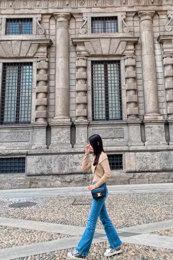 Đỗ Mỹ Anh ngoài đời là một cô gái trẻ năng động, cá tính và cũng thích trải nghiệm khám phá những vùng đất mới.