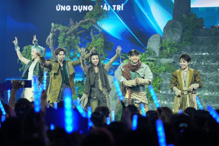 Vũ Cát Tường "gánh" team an toàn