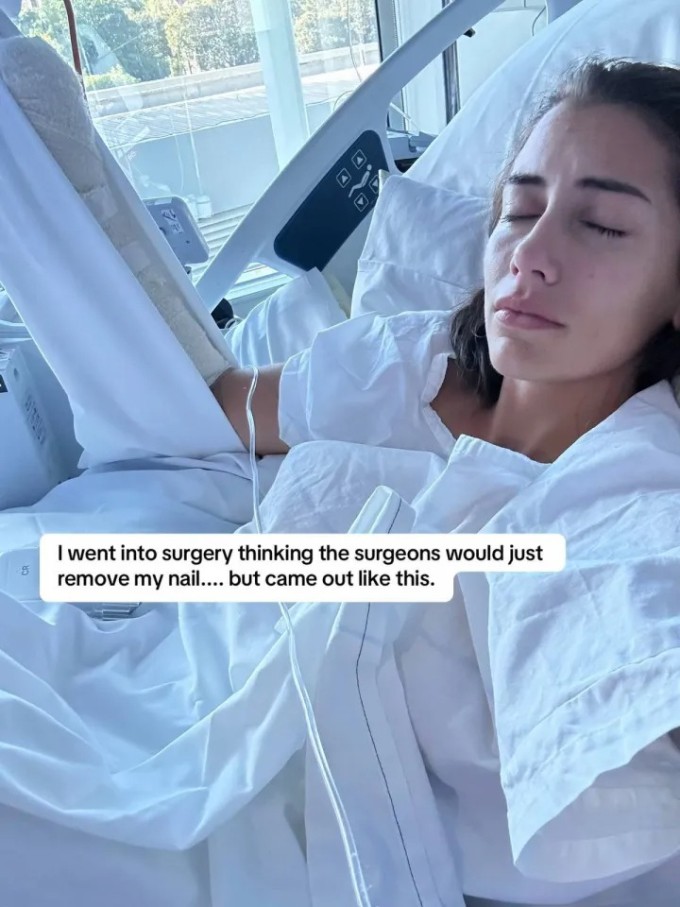 Cô kể lại câu chuyện trên mạng xã hội để cảnh báo mọi người về rủi ro khi làm đẹp móng tay.