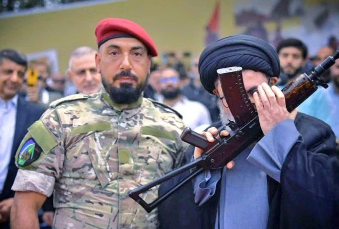 Ông Haytham Ali Tabatabai (trái), lãnh đạo số hai của Hezbollah. Ảnh: WANA