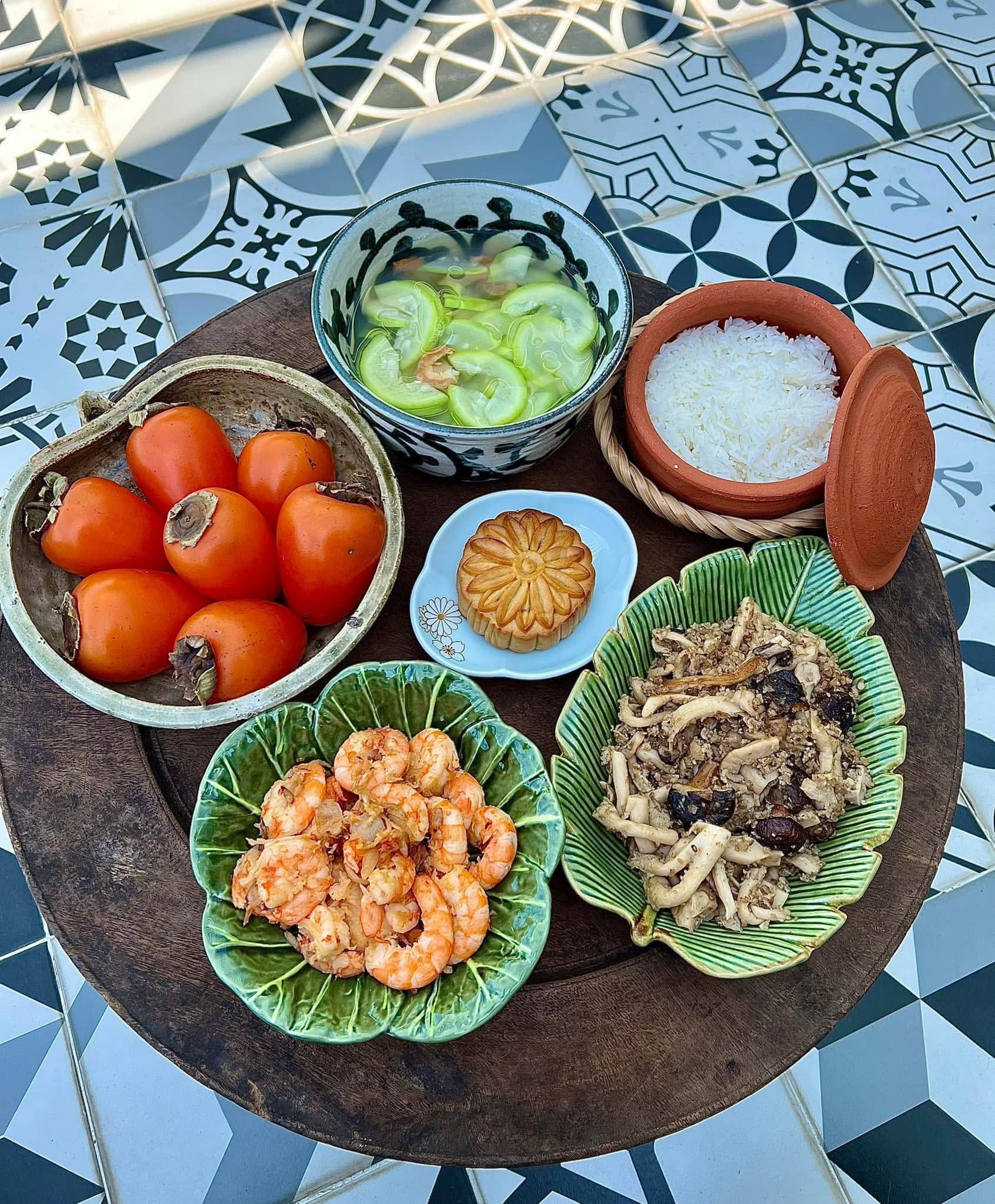 Tôm rim - Nấm xào thịt băm - Canh tôm bầu