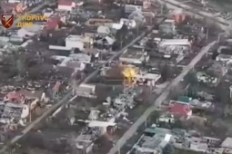 Lính dù Ukraine đổ bộ trở lại, tấn công lực lượng Nga ở trung tâm Pokrovsk