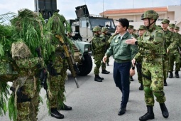 Thế giới - Bộ trưởng Quốc phòng Nhật Bản đến đảo gần Đài Loan, nói về kế hoạch triển khai tên lửa