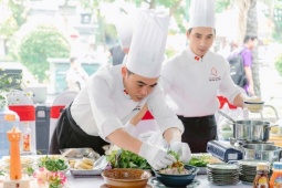 Hiệp hội Du lịch Việt Nam vinh danh Nghệ nhân Nghề bếp cho ông Phạm Hoài Nam