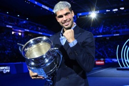 Alcaraz chạm mốc 47 tuần giữ số 1, chờ bắt kịp Sinner (Bảng xếp hạng tennis 24/11)