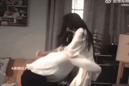 Địch Lệ Nhiệt Ba nhận tin vui