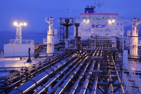 Dòng chảy dầu đảo lộn vì cấm vận Nga, giá cước tàu leo lên đỉnh 8 năm