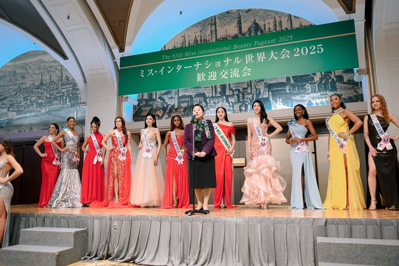 Thanh Thủy và các đại diện nhận được sự chào đón nồng nhiệt từ các đại biểu địa phương. Tại buổi tiệc, họ không chỉ thưởng thức ẩm thực, giao lưu mà còn được xem các tiết mục văn hóa truyền thống độc đáo của Nhật Bản.