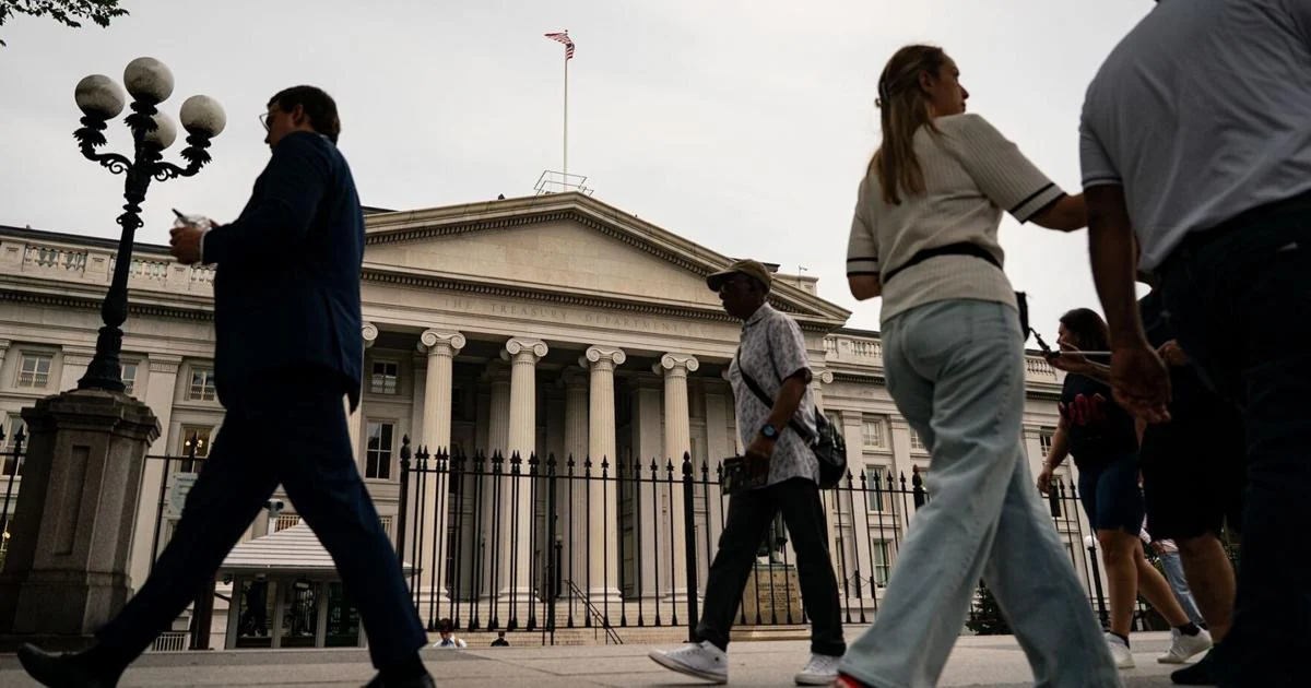 Một xu hướng bất thường trong nền kinh tế Mỹ đang khiến Fed lo ngại - 1