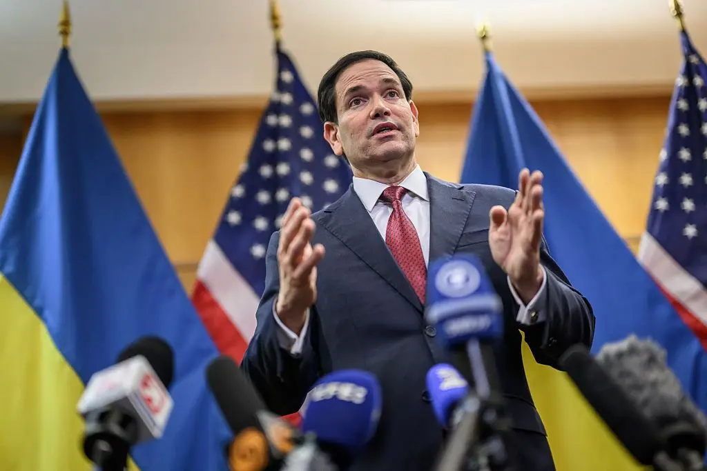 Ngoại trưởng Mỹ Marco Rubio trả lời họp báo ở Geneva, Thụy Sĩ vào ngày 23/11/2025. Ảnh: AFP.