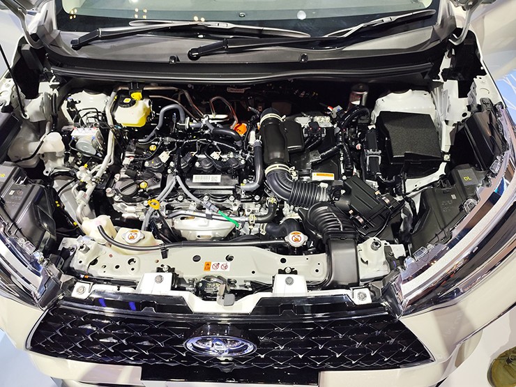 Động cơ hybrid là điểm mới trên Toyota Veloz