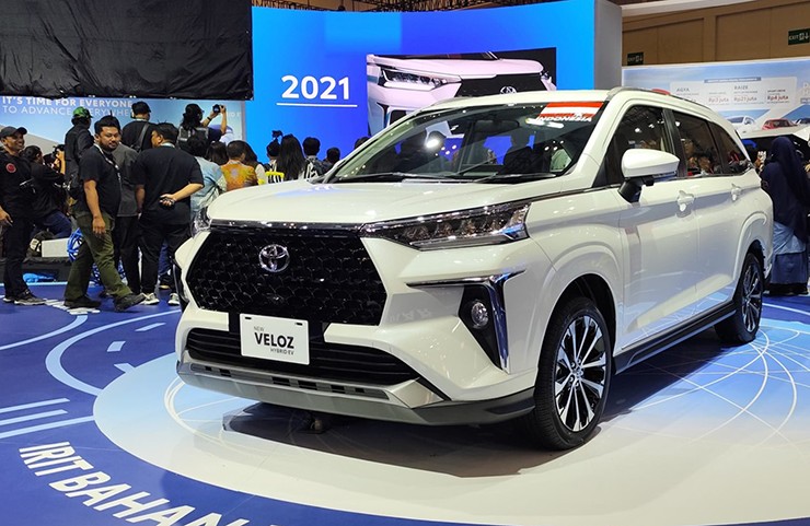 Q TSS Modellista là cấu hình cao nhất của Toyota Veloz Hybrid vừa ra mắt tại Indonesia