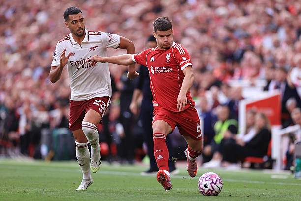 Liverpool năm nay vô địch Premier League, nhưng tính cục diện cả năm dương lịch thì Arsenal đá tốt hơn