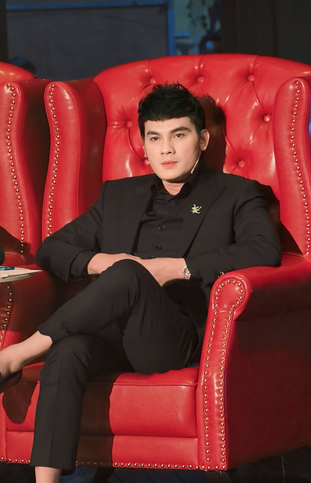 Kim Tiểu Long ngồi "ghế nóng" chấm thi, hội ngộ nhiều đồng nghiệp nghệ sĩ hài như Chiến Thắng, Quang Tèo...