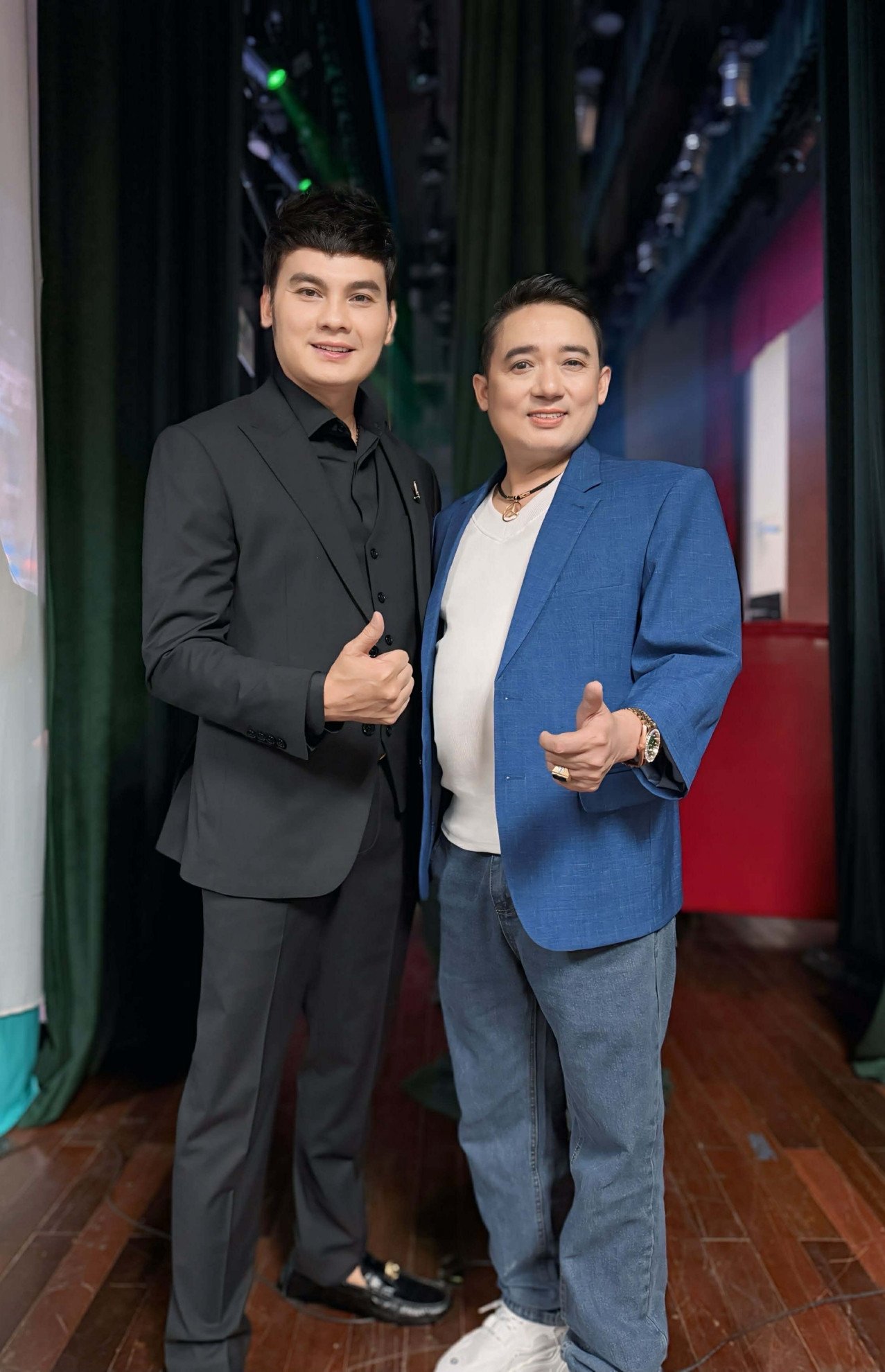 Kim Tiểu Long ngồi "ghế nóng" chấm thi, hội ngộ nhiều đồng nghiệp nghệ sĩ hài như Chiến Thắng, Quang Tèo...