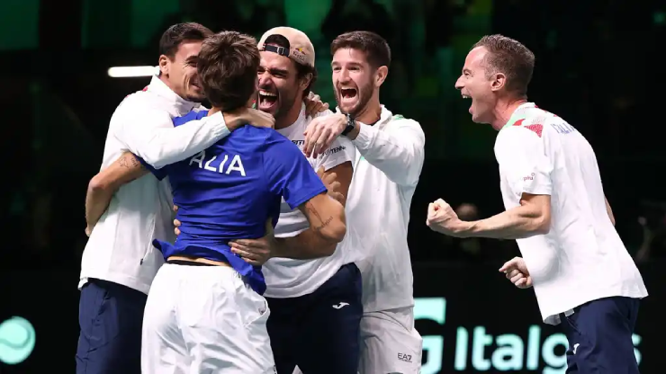 Berrettini (người đội mũ) là ngôi sao sáng bậc nhất của Ý tại vòng chung kết Davis Cup 2025